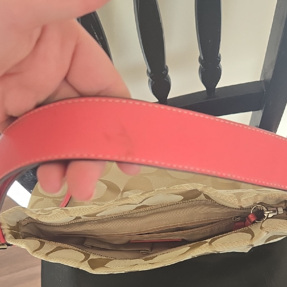 Stylish Tan Shoulder Bag - Picture 10 of 10